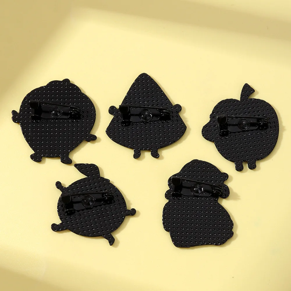 Pin enamel buah Crayon Shin-ch - Embroidery Reddit ulasan dan harga